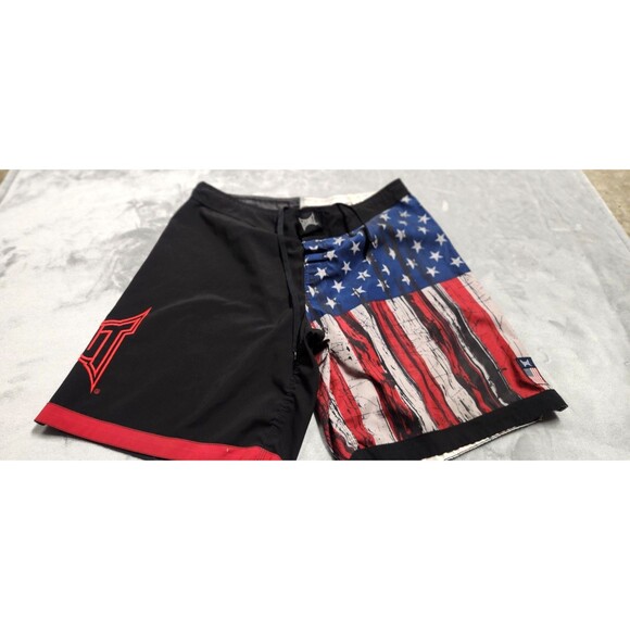 TAPOUT Men's Size 33 Black American Flag MMA Board Shorts Embroidered Y2K - Picture 1 of 8
